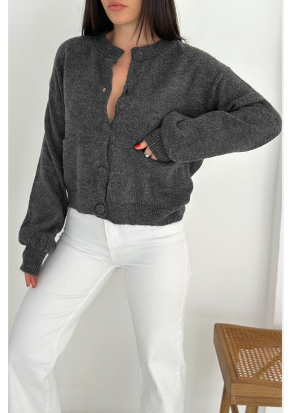 Kadın Tiftik Triko Hırka – Kaplama Düğmeli & Yumuşak Dokulu modelleri