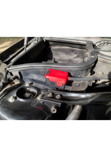 Bmw E46 - E83+ Pozitif Terminal Taban Kapağı Siyah