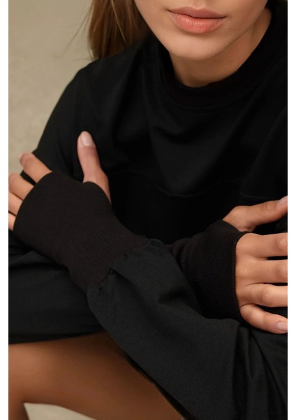 Kadın Yırtmaç Detaylı Bisiklet Yaka Loose Fit Sweatshirt Black