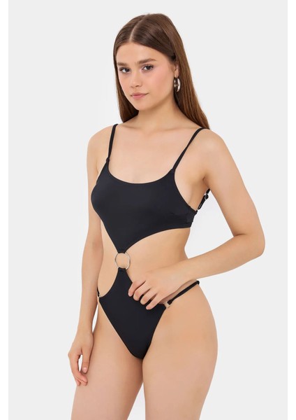 Kadın Yüzme Havuzu Detaylı, Halkalı Sütyen Kesimli Bikini Takımı Natural