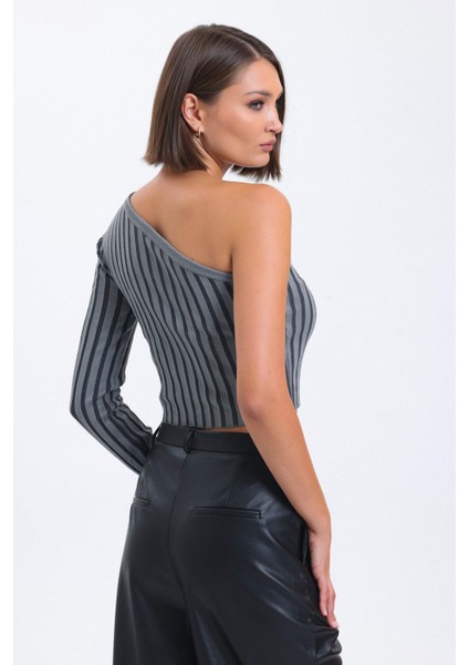 Kadın Şeritli Tek Omuzlu Fitilli Örme Kırpılmış Bluz Grey