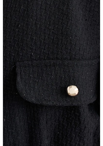 Kadın Cep Detaylı Kadife Yuvarlak Yakalı Ceket Siyah