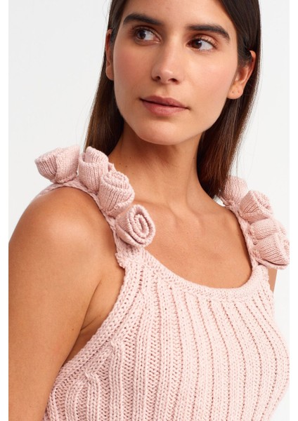 Kadın Çiçek Detaylı Scoop Yakalı, Fitilli Örme Kolsuz Üst Karanfil Pembesi