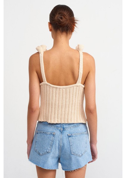 Kadın Çiçek Detaylı Scoop Yakalı, Fitilli Örme Kolsuz Üst Natural