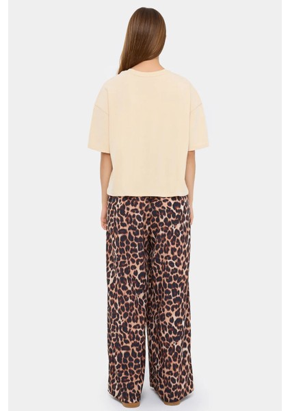 Kadın Rahat Kesim Kısa Kollu Yuvarlak Yaka Tişört Natural