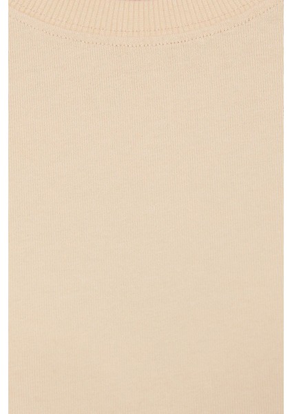 Kadın Rahat Kesim Kısa Kollu Yuvarlak Yaka Tişört Natural