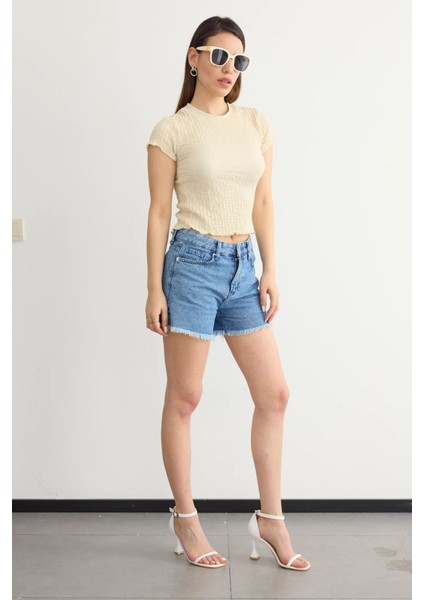 Kadın Dokuma Kumaşlı Yuvarlak Yaka Kısa Kollu Kırpılmış Üst Natural
