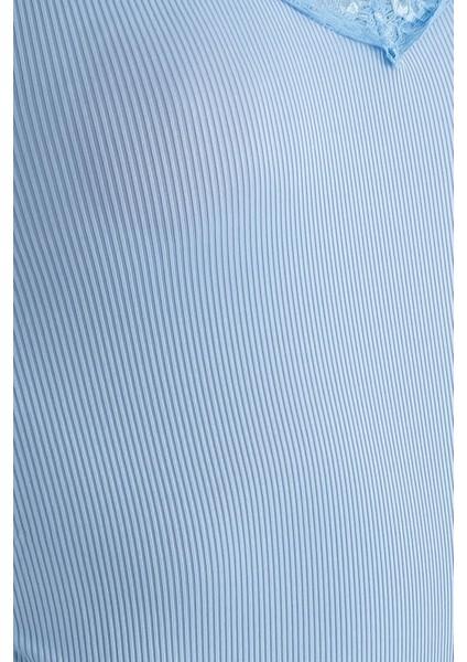 Kadın Dantel Detaylı V Yaka Kırpılmış Tank Top Blue