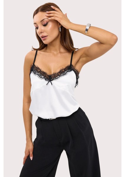 Kadın Dantel Detaylı Dokuma İnce Askılı Üst White