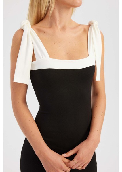 Kadın Kemer Detaylı Blok Renkli Kare Yaka Mini Elbise Black