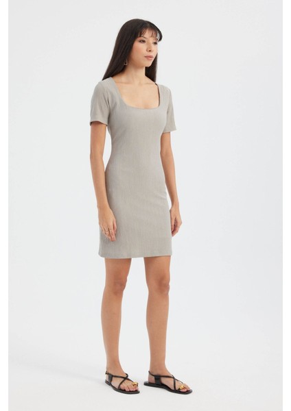 Kadın Kare Yaka Kısa Kollu Mini Vücut Sıkıştırma Elbise Grey