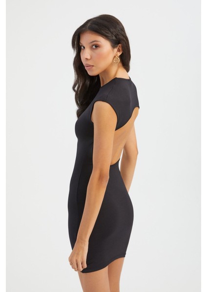 Kadın Arka Kesik Detaylı Bisiklet Yaka Kısa Kollu Mini Beden Oturan Elbise Black