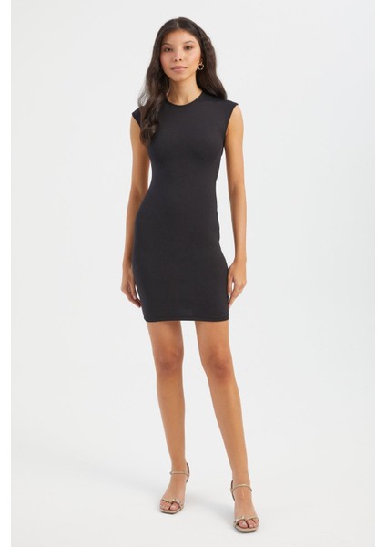 Kadın Arka Kesik Detaylı Bisiklet Yaka Kısa Kollu Mini Beden Oturan Elbise Black