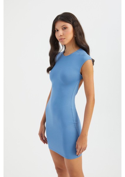 Kadın Arka Kesik Detaylı Bisiklet Yaka Kısa Kollu Mini Beden Oturan Elbise Mavi