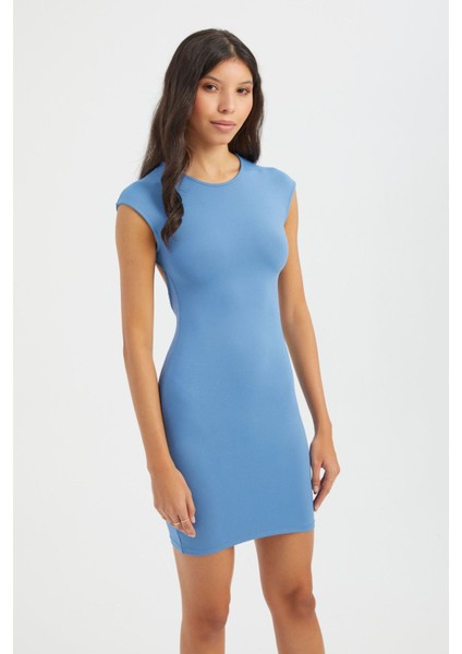 Kadın Arka Kesik Detaylı Bisiklet Yaka Kısa Kollu Mini Beden Oturan Elbise Mavi
