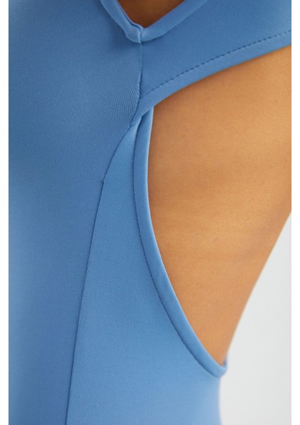 Kadın Arka Kesik Detaylı Bisiklet Yaka Kısa Kollu Mini Beden Oturan Elbise Mavi
