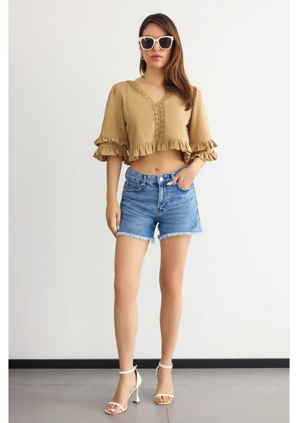 Kadın Kırpılmış V-Yaka Volanlı Bluz Brown