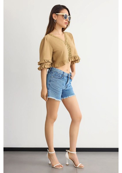 Kadın Kırpılmış V-Yaka Volanlı Bluz Brown