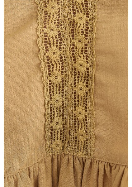 Kadın Kırpılmış V-Yaka Volanlı Bluz Brown