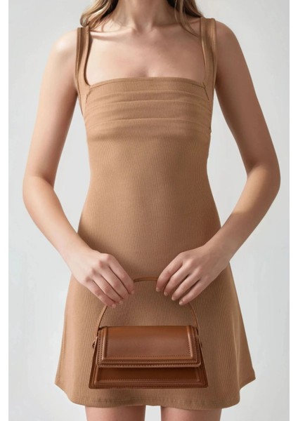 Kadın Kırışıklıklı Kare Yaka Mini Elbise Mocha Kahvesi