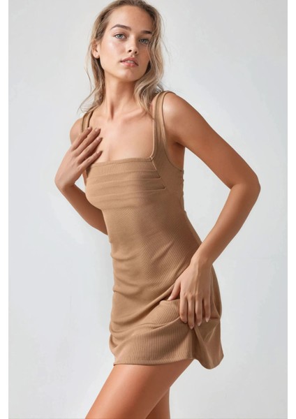 Kadın Kırışıklıklı Kare Yaka Mini Elbise Mocha Kahvesi