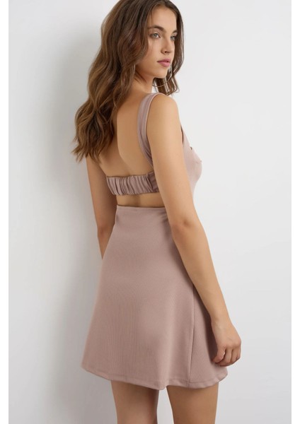 Kadın Kırışıklıklı Kare Yaka Mini Elbise Natural