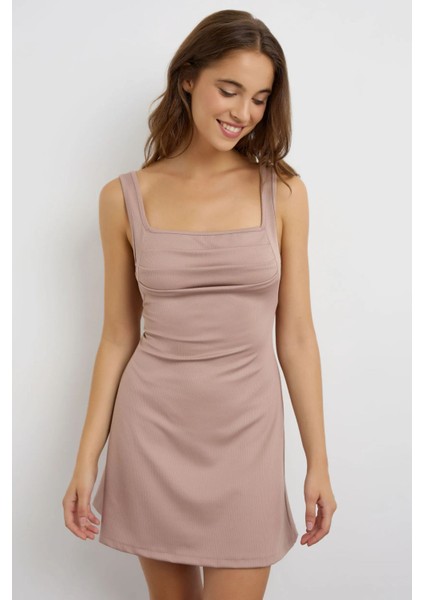 Kadın Kırışıklıklı Kare Yaka Mini Elbise Natural