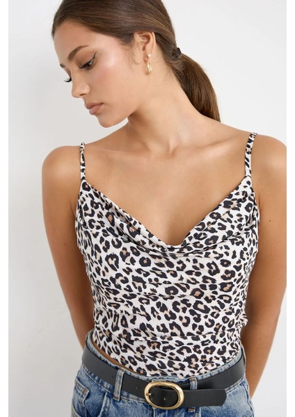 Kadın Kolsuz Şifon Hayvan Desenli Bluz Multicolor