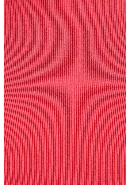 Kadın Fitilli Kısa Kol Kesik Üst Red