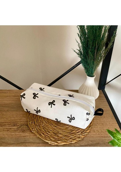 Fiyonklu ve Kurdeleli Şık Kalemlik, Hediye Olarak Ideal, Sade ve Güzel Tasarım fiyatları