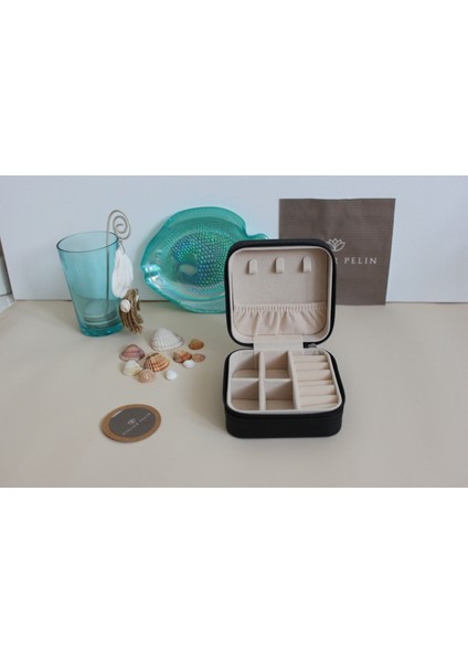 Şık Kare Takı ve Mücevher Çantası, Siyah Renkle Zarif Saklama Alanı