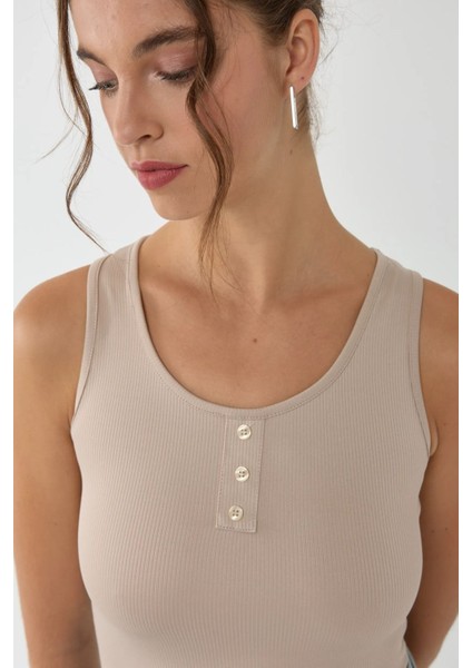 Kadın Düğme Detaylı Crop Üst Natural