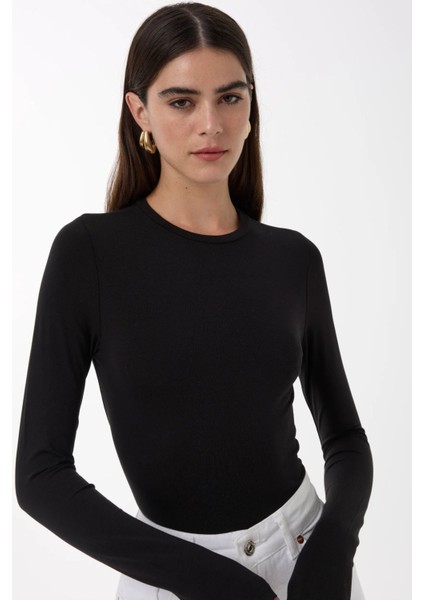 Kadın Dar Kesim Bisiklet Yaka Uzun Kollu Üst Siyah