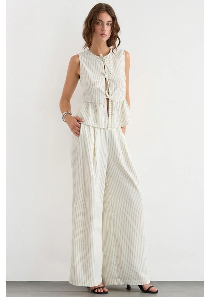 Kadın Dantel Detaylı Şeritli Kolsuz Bluz Natural