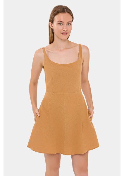 Kadın Sırtı Kesik A Kesim Spagetti Askılı Mini Elbise Deve Kahvesi