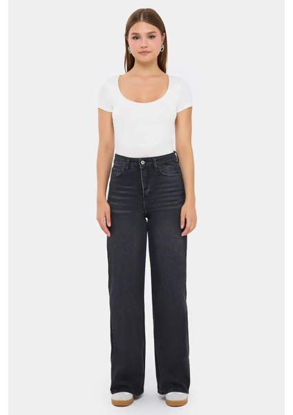 Kadın Scoop Yaka ile Basit Kısa Kollu Dokuma T-Shirt White