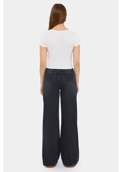 Kadın Scoop Yaka ile Basit Kısa Kollu Dokuma T-Shirt White