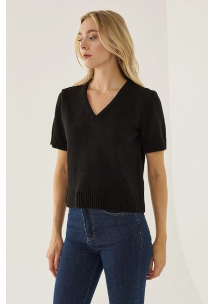 Kadın Kısa Kollu V-Yaka Örgü Kazak Siyah