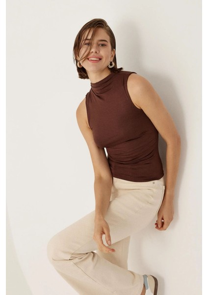 Kadın Drapeli Sıfır Kol Bluz Brown