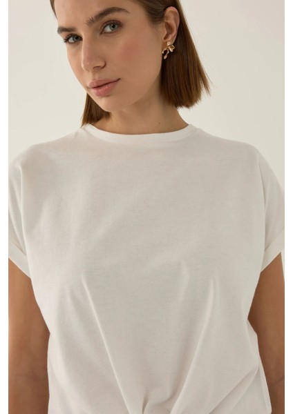 Kadın Basic Yuvarlak Yaka Kısa Tişört Tozlu Beyaz