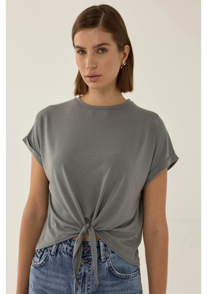 Kadın Basic Yuvarlak Yaka Kısa Tişört Gri