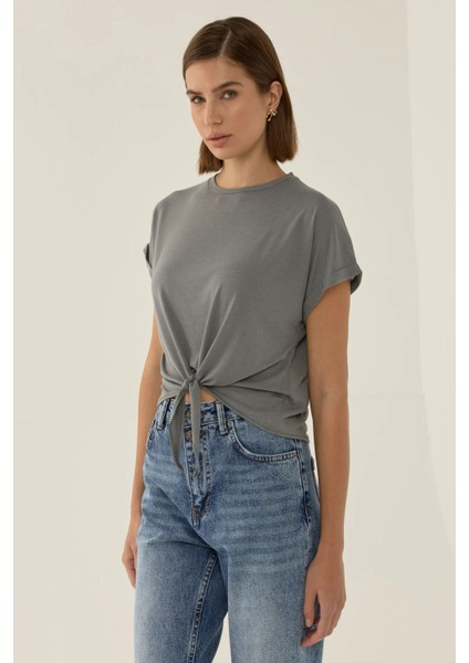 Kadın Basic Yuvarlak Yaka Kısa Tişört Gri