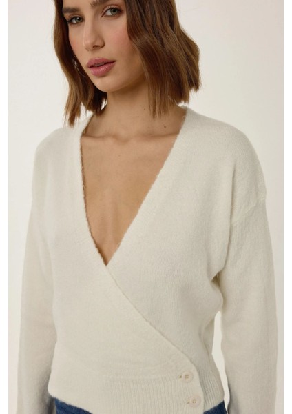 Kadın V Yaka Düğmeli Kruvaze Triko Kazak Natural