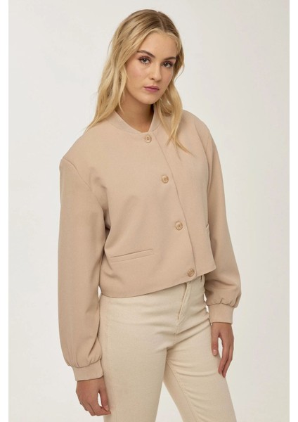 Kadın Kolej Yaka İki Cepli Kısa Ceket Natural