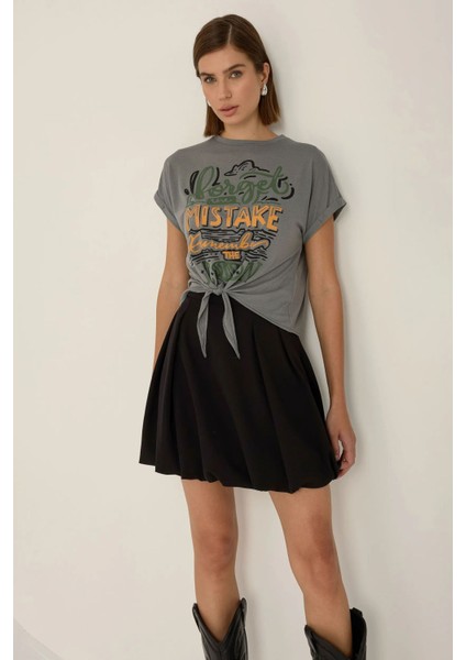 Kadın Baskılı Kısa Tişört Gri