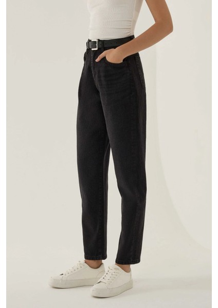 Kadın Mom Fit Yıkama Efektli Jean Grey