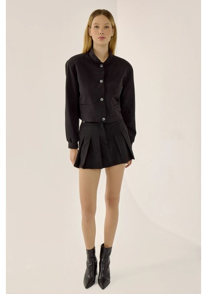 Kadın Kolej Yaka İki Cepli Kısa Ceket Siyah