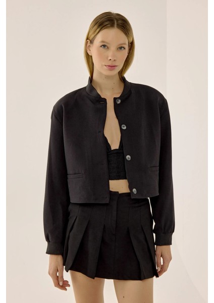 Kadın Kolej Yaka İki Cepli Kısa Ceket Siyah
