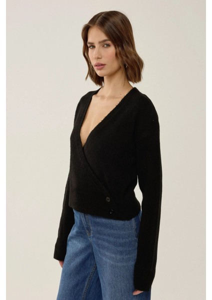 Kadın V Yaka Düğmeli Kruvaze Triko Kazak Siyah