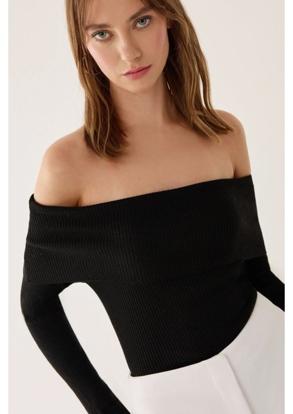 Kadın Omuz Açık Madonna Yaka Triko Üst Siyah